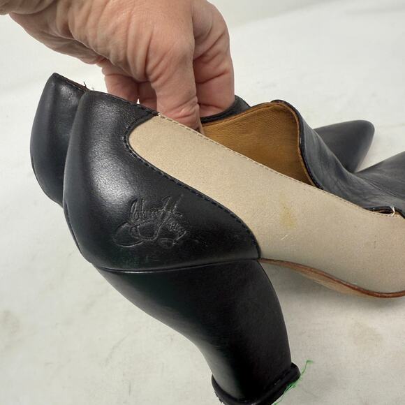 John Fluevog Kendra Pointed Toe Leather Heels Black Beige Leather Size 8 - Picture 7 of 15